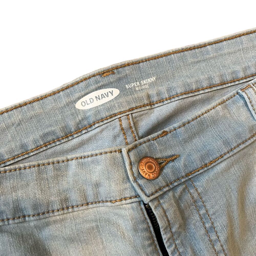 Old Navy Super Skinny Mid-Rise Jeans Light Blue Wash - Size 16 NWT